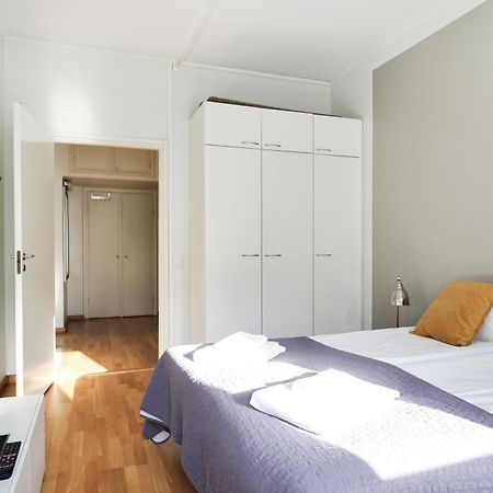 Kotimaailma Apartments Kamppi - 2Br In The City Center With Code Lock Хелзинки Екстериор снимка