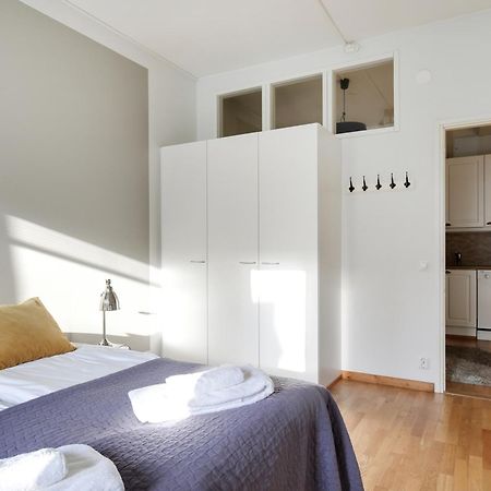 Kotimaailma Apartments Kamppi - 2Br In The City Center With Code Lock Хелзинки Екстериор снимка