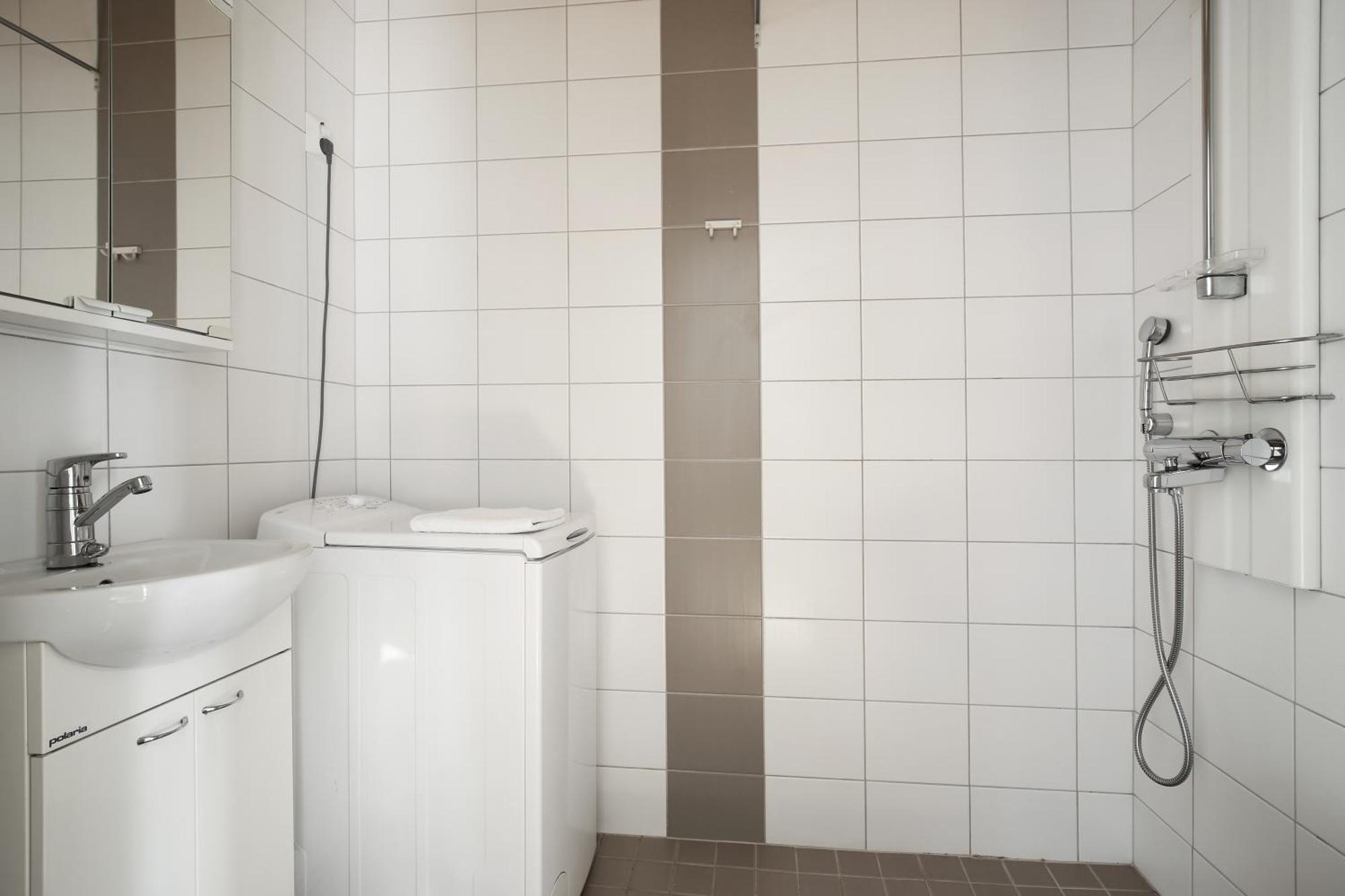 Kotimaailma Apartments Kamppi - 2Br In The City Center With Code Lock Хелзинки Екстериор снимка