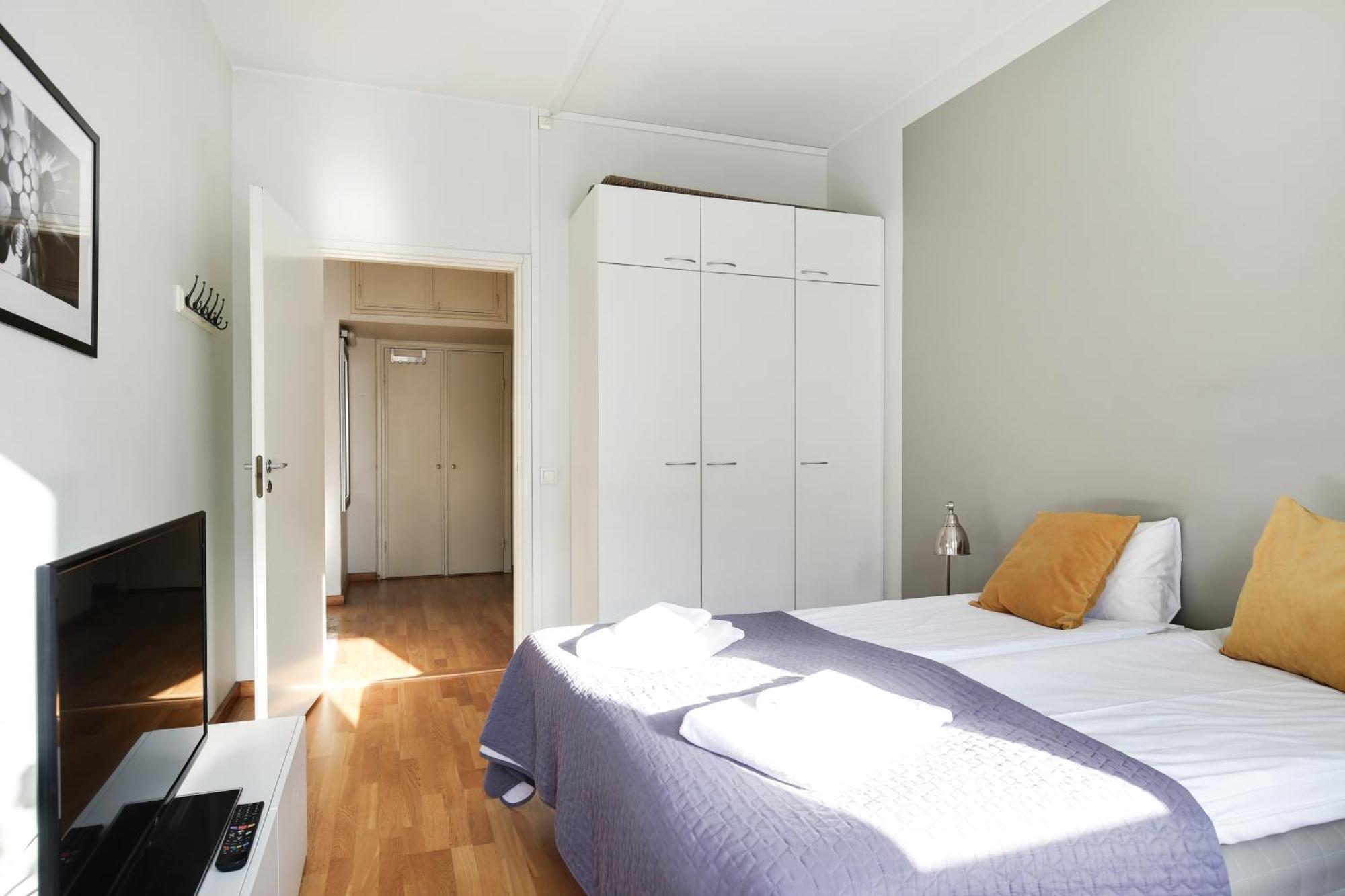 Kotimaailma Apartments Kamppi - 2Br In The City Center With Code Lock Хелзинки Екстериор снимка