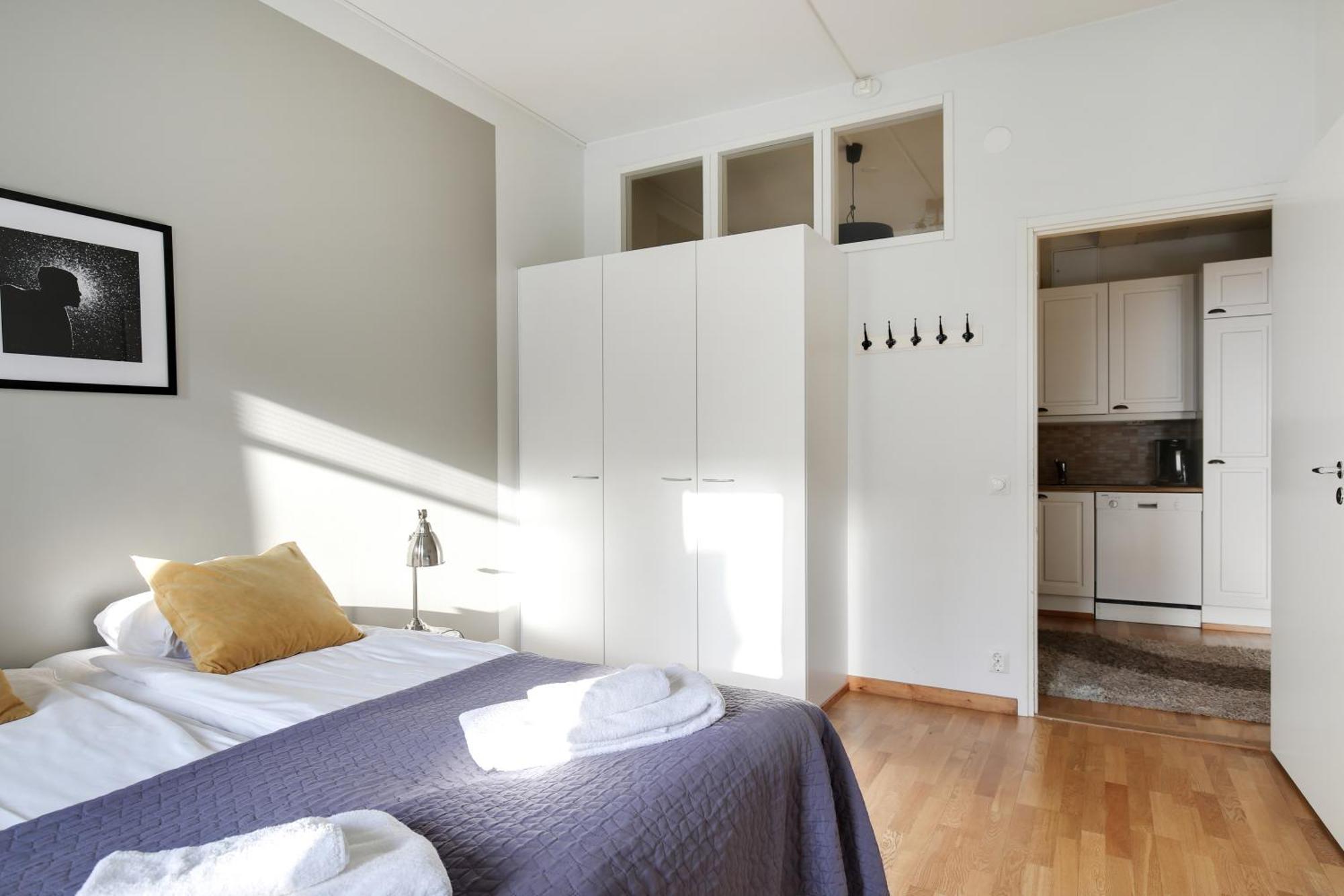Kotimaailma Apartments Kamppi - 2Br In The City Center With Code Lock Хелзинки Екстериор снимка