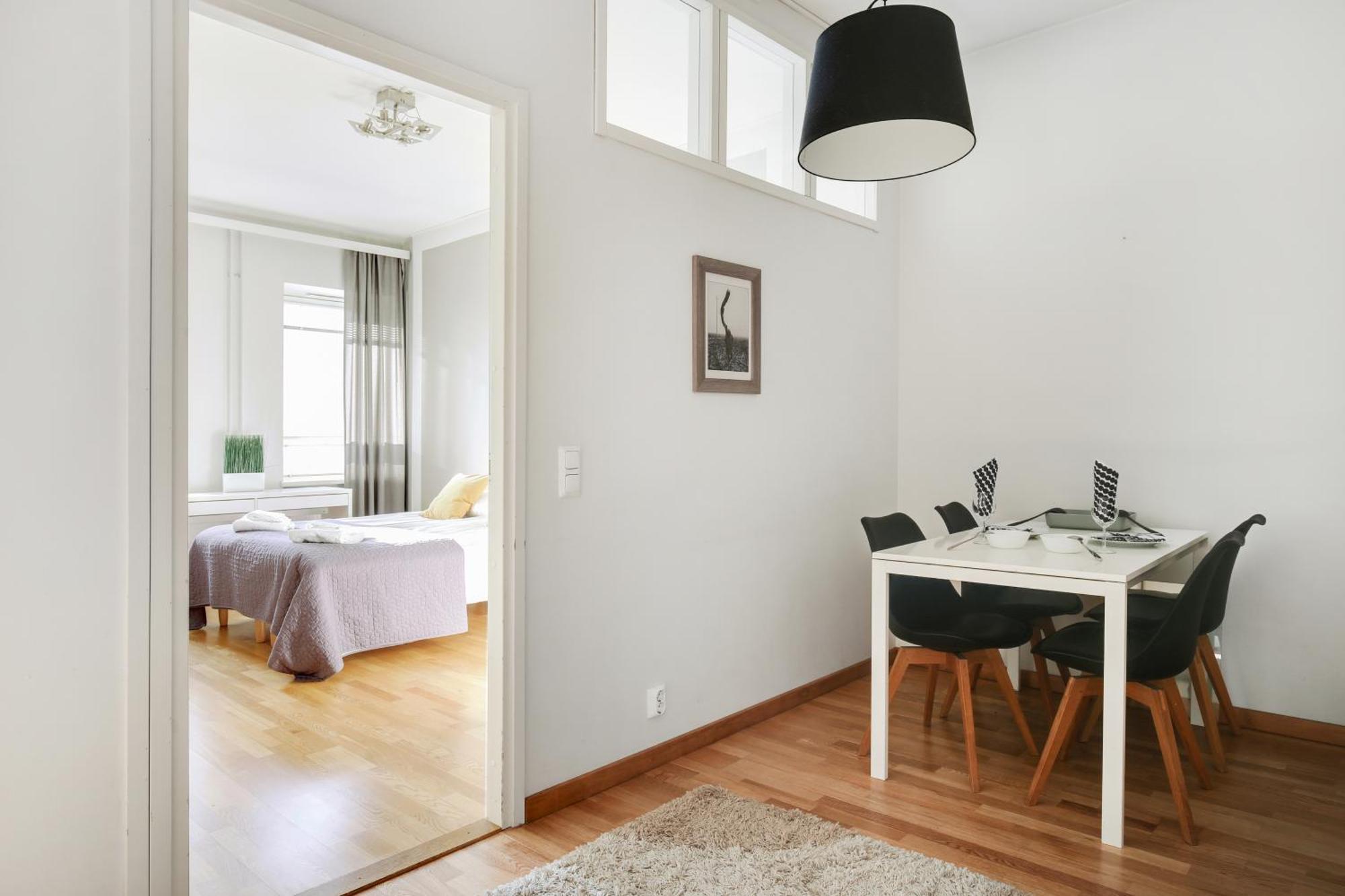 Kotimaailma Apartments Kamppi - 2Br In The City Center With Code Lock Хелзинки Екстериор снимка