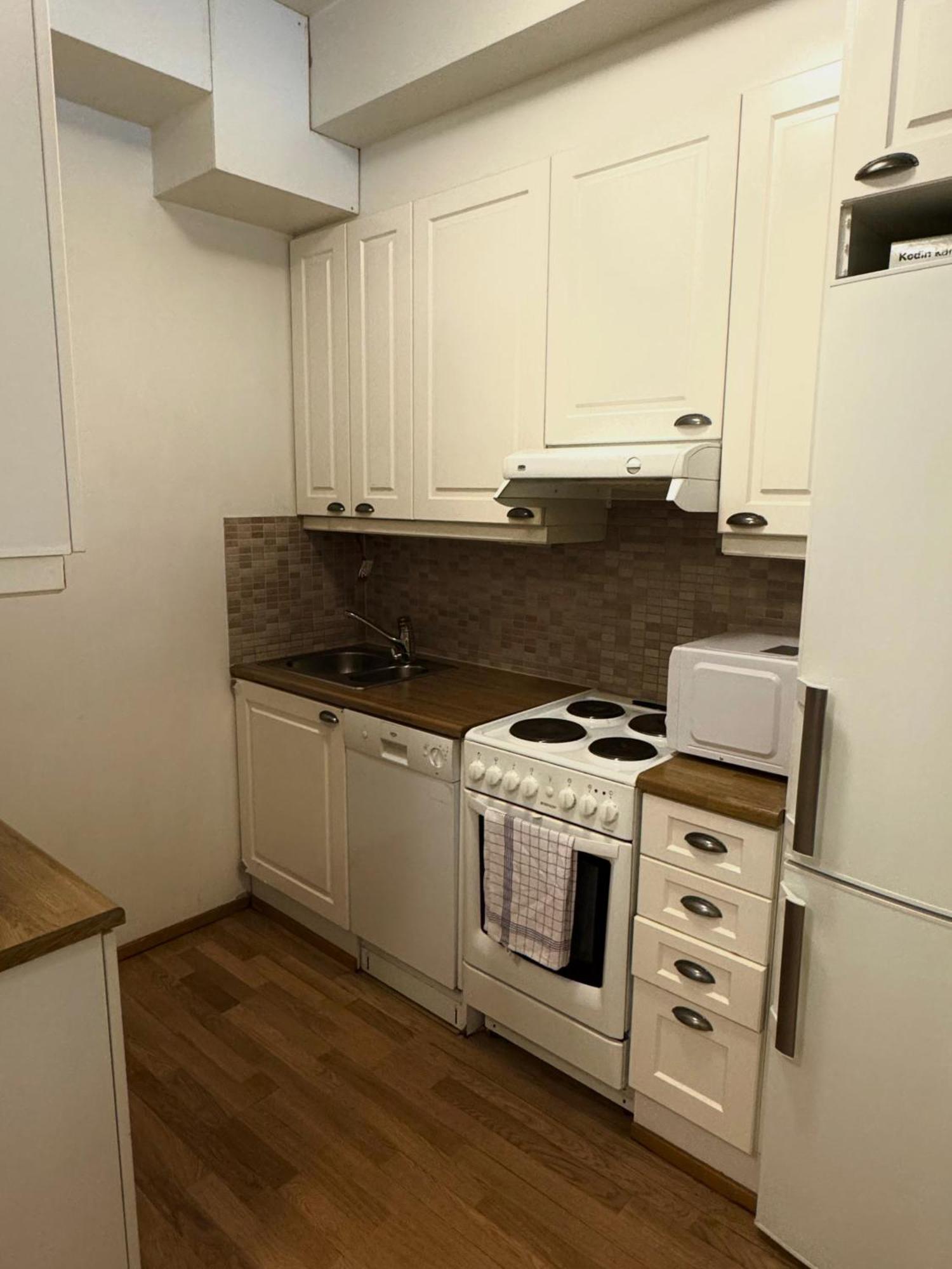 Kotimaailma Apartments Kamppi - 2Br In The City Center With Code Lock Хелзинки Екстериор снимка