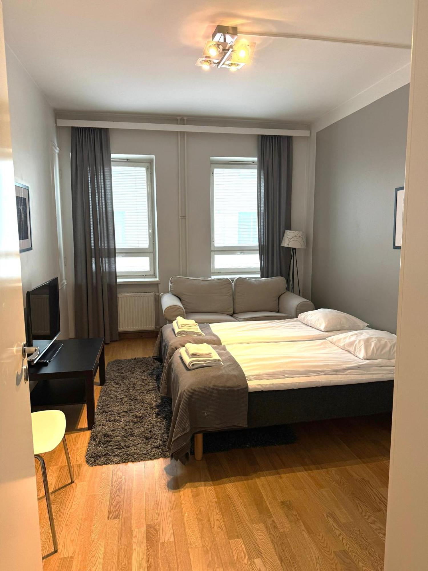 Kotimaailma Apartments Kamppi - 2Br In The City Center With Code Lock Хелзинки Екстериор снимка
